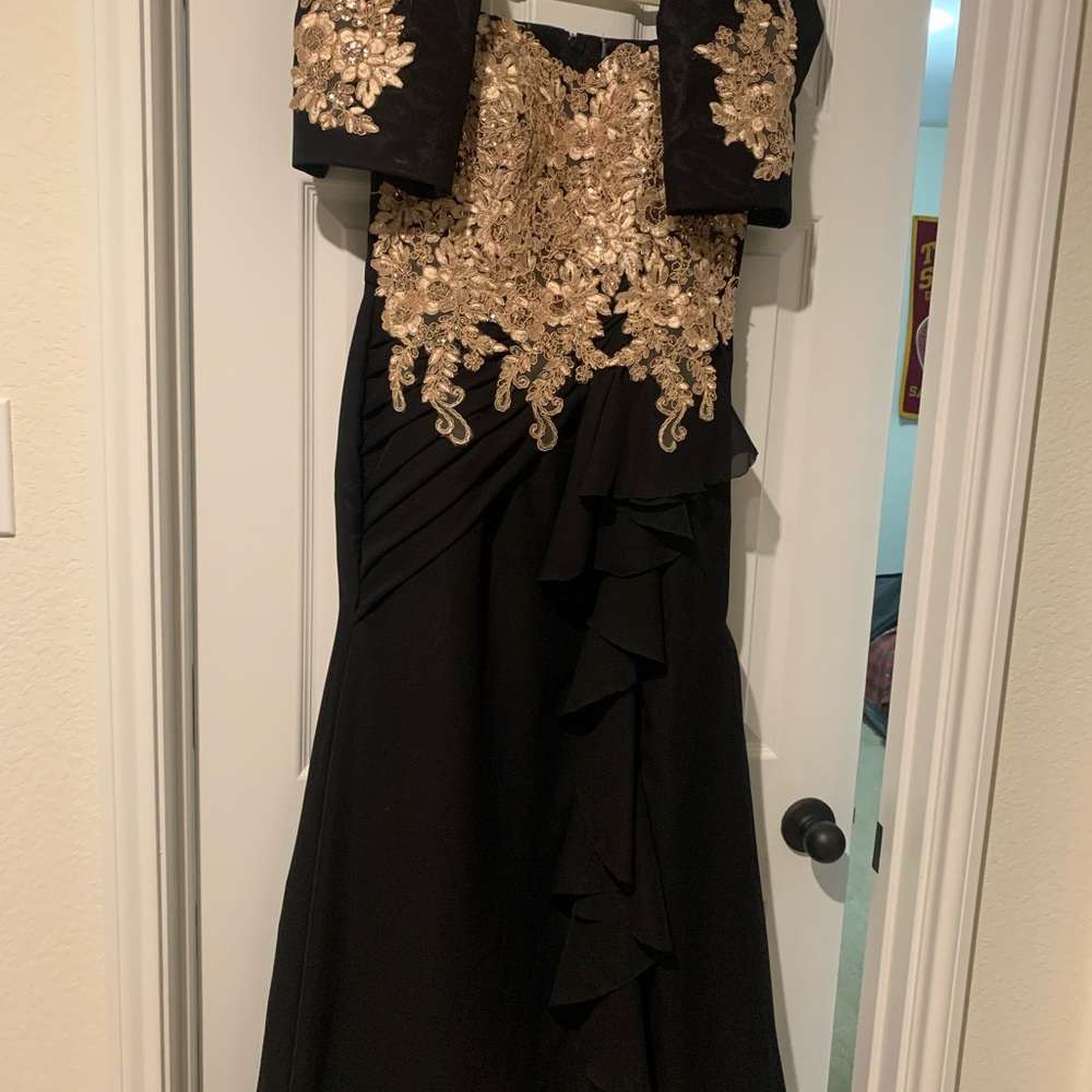 Gorgeous Filipiniana Long Gown 🔥🔥Price Drop
